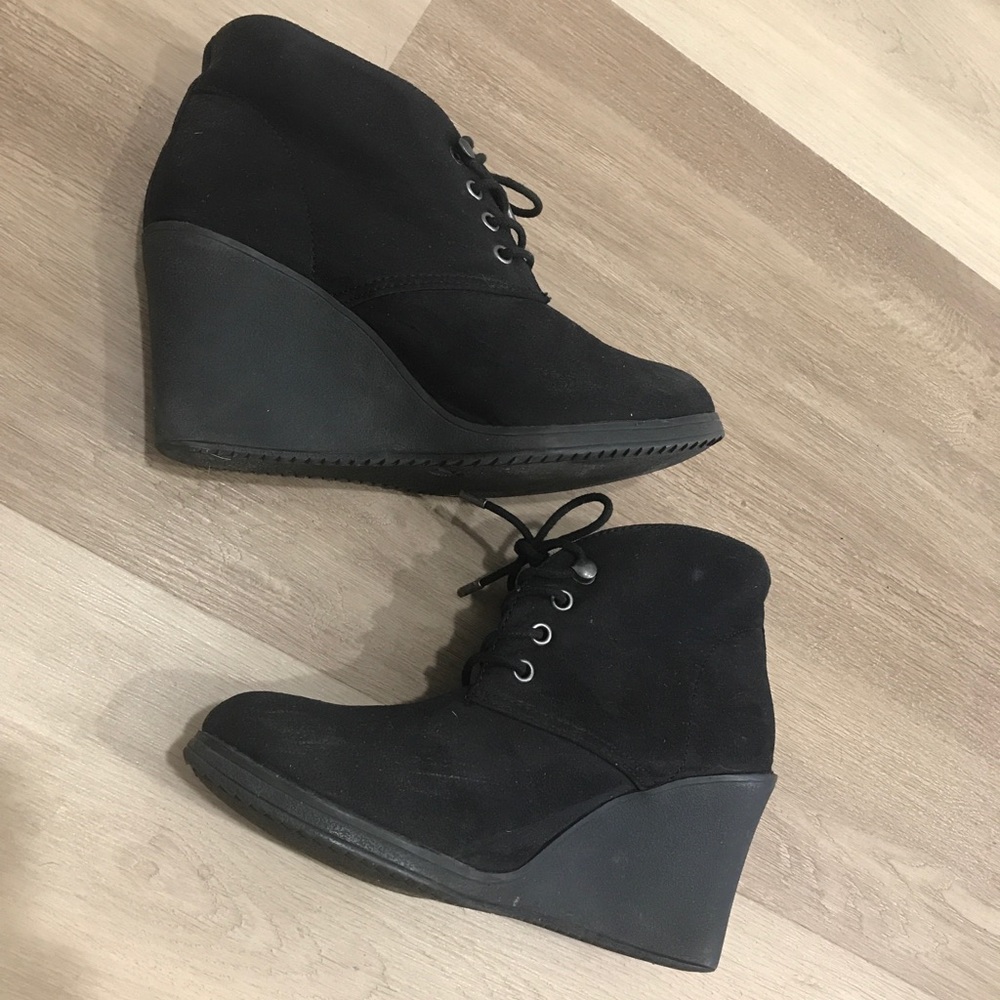 Merona Black Wedges